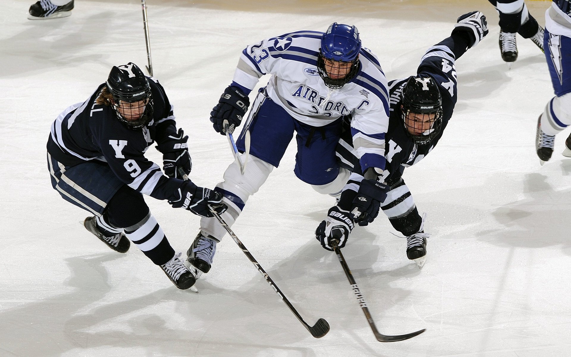 中超球队战术体系多样,比赛精彩纷呈,中超联赛特点
