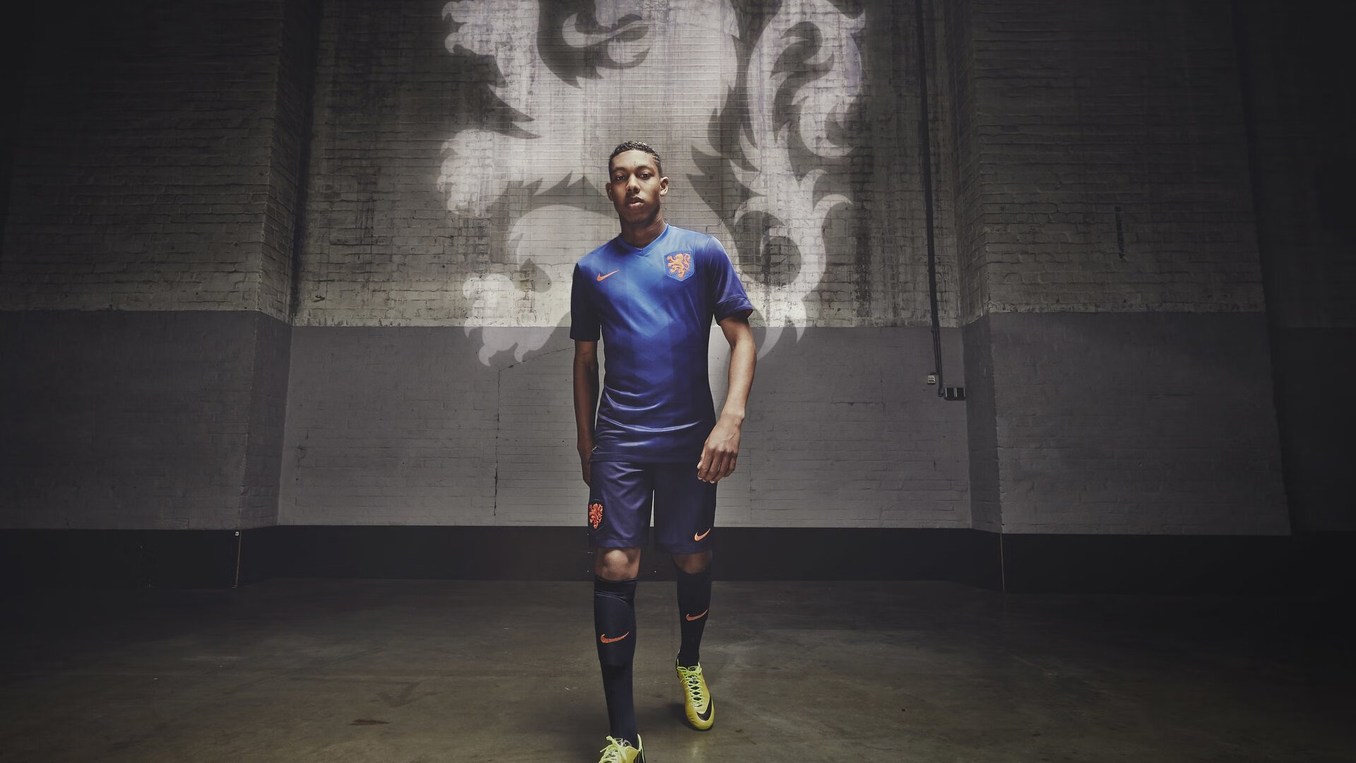 伯恩利中场控制力增强，克拉文公园期待胜利，克恩里伯斯是500强吗